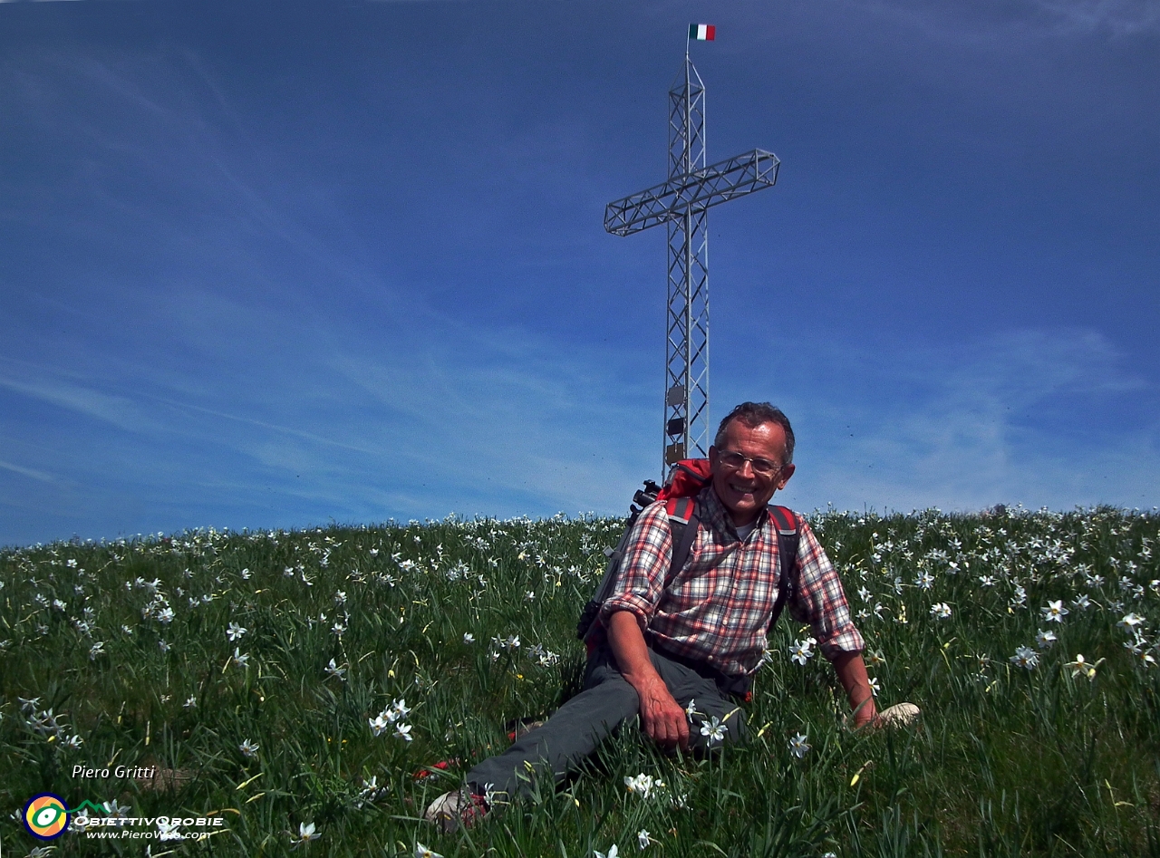 01 Distese di narcisi in Linzone...JPG